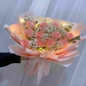 11支粉玫瑰白色满天星花束