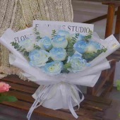 11支碎冰蓝白玫瑰花束