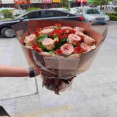 11支卡布奇诺搭配巧克力泡泡花束