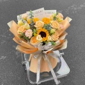 3支向日葵5支香槟搭配桔梗花束