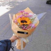 单支向日葵搭配满天星小花束