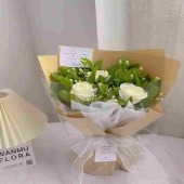 3支白玫瑰茉莉花束