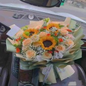 3支向日葵11支香槟玫瑰白星花束