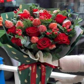 【圣诞花束】9支红玫瑰11颗草莓花束圣诞节平安夜花束