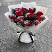 【圣诞花束】11支红玫瑰诺贝松圣诞花束