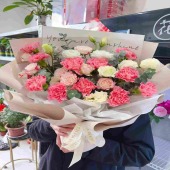 11支粉色康乃馨混搭折射洋桔梗花束