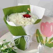 【小王子花束】11支白玫瑰1支红玫瑰花束送男友花店送花上门