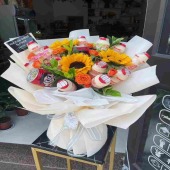 【儿童节礼物】10瓶养乐多2瓶旺仔牛奶不二家棒棒糖搭配3支向日葵儿童节花束