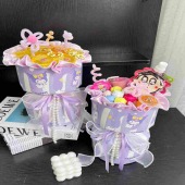 【零食随机/果冻颜色随机/装饰物品随机】3种零食7颗棒棒糖小香风小花束