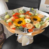 2支向日葵7支香槟玫瑰混搭花束