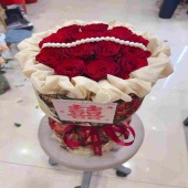 11支红玫瑰油画布小香风订亲花束