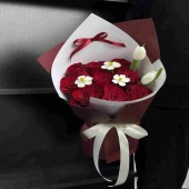 11支红玫瑰搭配郁金香干花紫罗兰花束