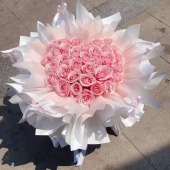 33支粉雪山心形花束